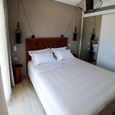 Hatzoudis Luxury Suites Криси Амудия Екстериор снимка