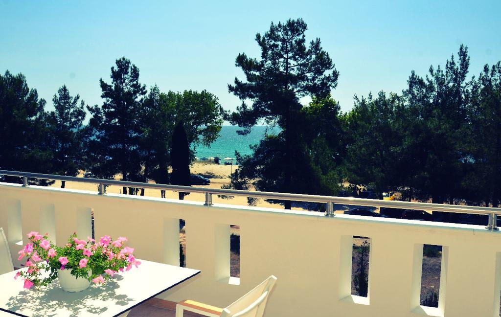 Hatzoudis Luxury Suites Криси Амудия Екстериор снимка